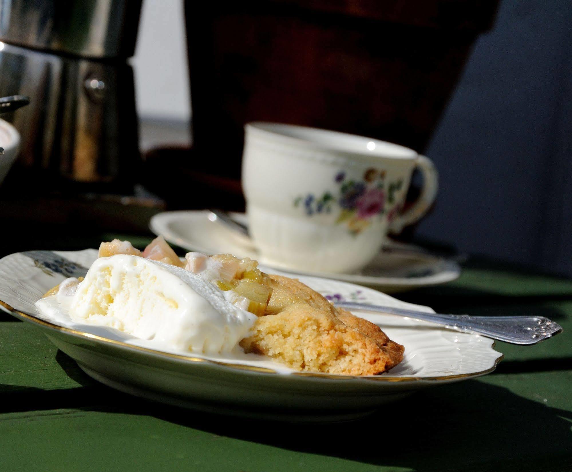 Naestegarden Bed & Breakfast Sätuna 외부 사진